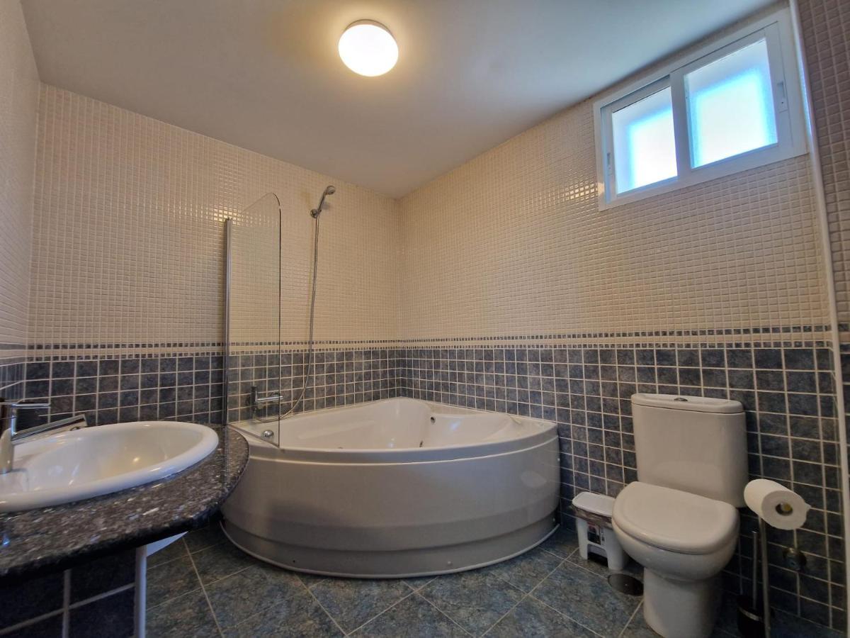 Amplio Y Centrico Piso En O Grove Apartman Kültér fotó