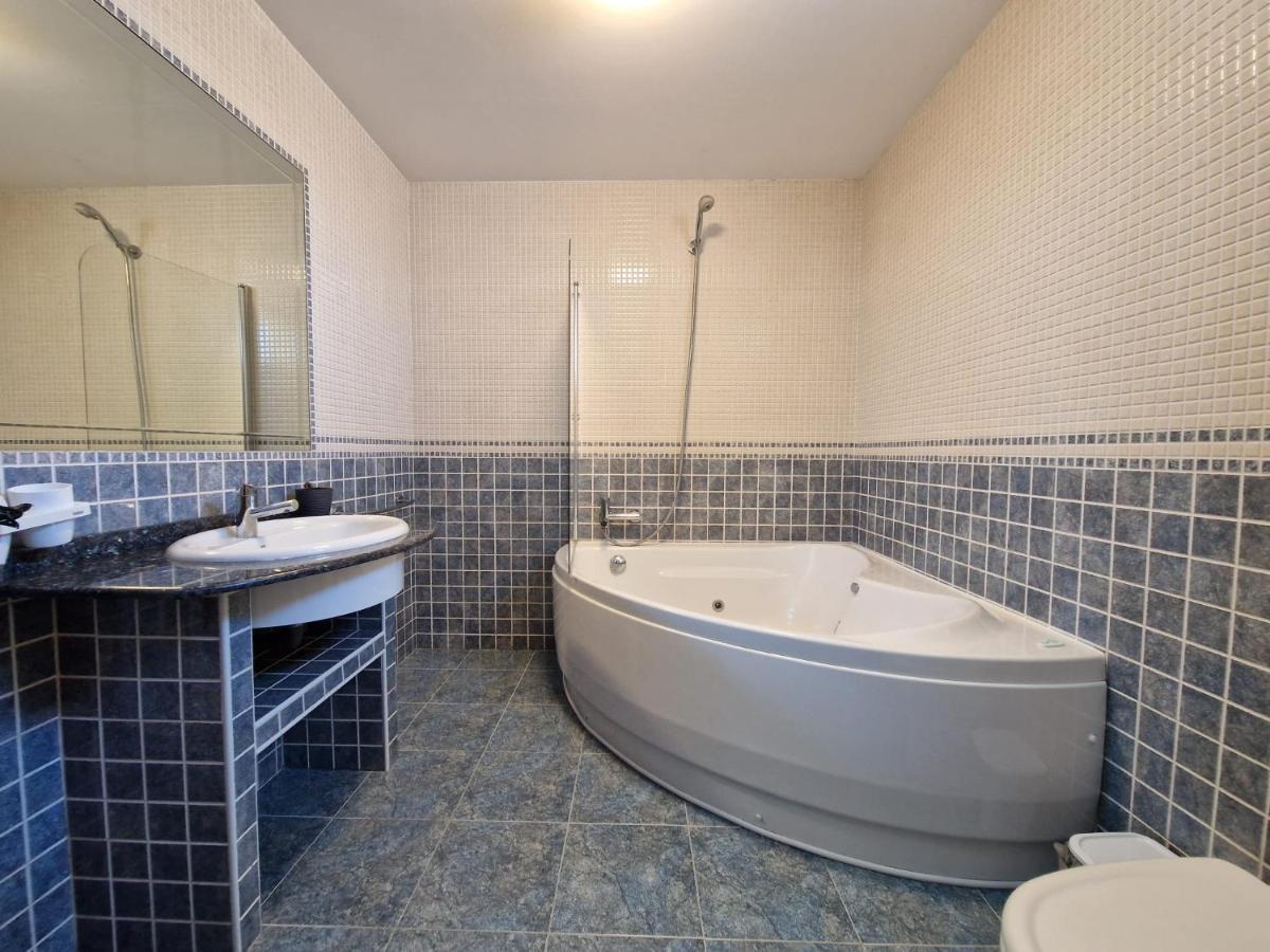 Amplio Y Centrico Piso En O Grove Apartman Kültér fotó